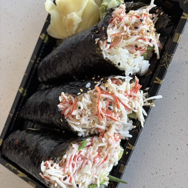 3 Hand Roll Combo.